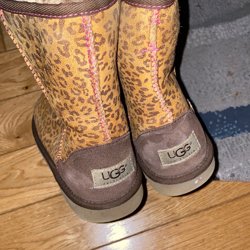 Uggs - Picture 6 of 6